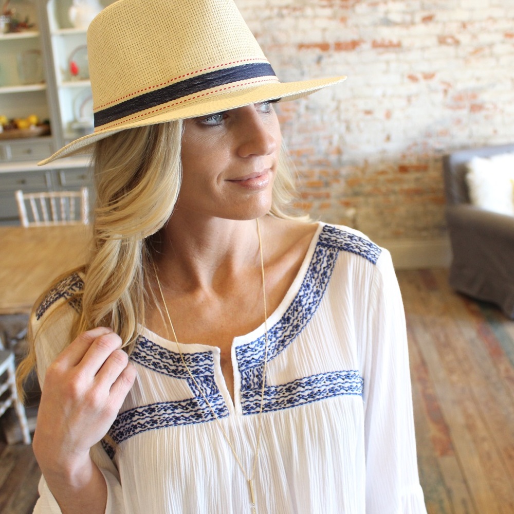 ✨RESTOCKED✨Boho Ivory Embroidered Top - Picture 4 of 5